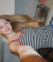 Teen with beautiful pussy