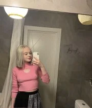 Pretty blonde babe feeling sexy