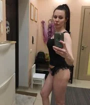 Smoking babe from the gym sent me these amazing nudes