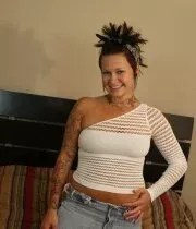 She flashed me her tits and ended up masturbating with a dildo