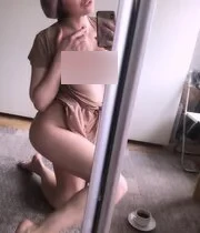 My hot ex-girlfriend really loved sending me these naughty selfies