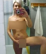 MILF with saggy tits from the gym keeps sending nudes