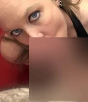 I always wanted to take pics of my friends eating pussy