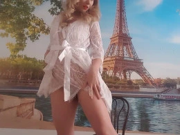 Pretty mommy teases