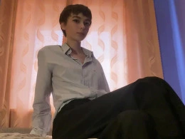 Short haired angel shows us how good she is at rubbing snatches