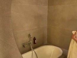 I love recording my hot gf while she is taking a shower
