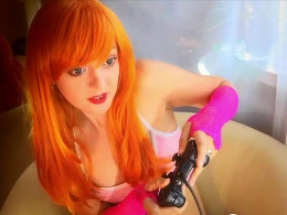 She plays games much better while sucking a dick