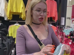 I surprised my BF with a blowjob in the changing room