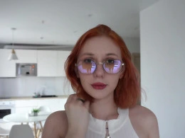 Redhead hottie loves getting fucked while standing
