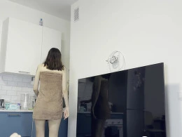 Right After My Morning Shower, My New Girlfriend Wants to Jump on My Cock