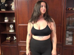 Thick Booty Hottie Wants to Blow Me Post-Gym Session 😈💦