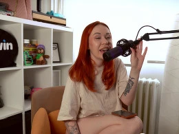 Female Podcaster Gets Fucked on Her Show to Mic Her Pussy Sounds 🍆🎙️