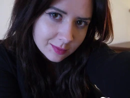 Busty Cam Girl Teases and Pleasures Herself to Hard Orgasm on Bed 🔥😈