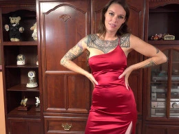 She Wants a Good Boyfriend and Proves It By Begging to Suck Every Inch of His Cock on Camera 😈😎
