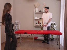 New Sexy Client Seduced Her Masseur Into Raw Hard Fuck On The Table