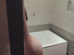 Tattooed Girlfriend Delivers Intense Dick Sucking 🍆😍